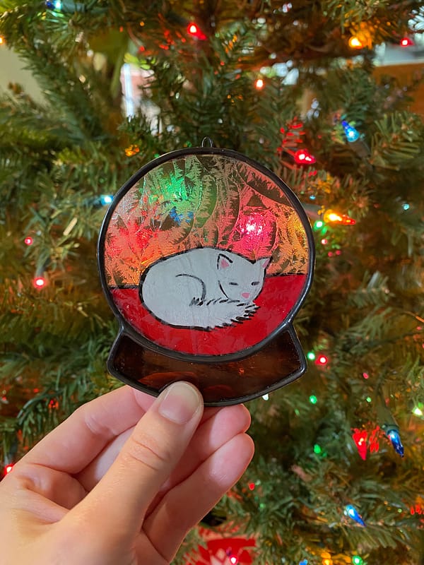Snow globe - sleepy kitty